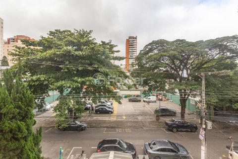 Image 5 - 877532