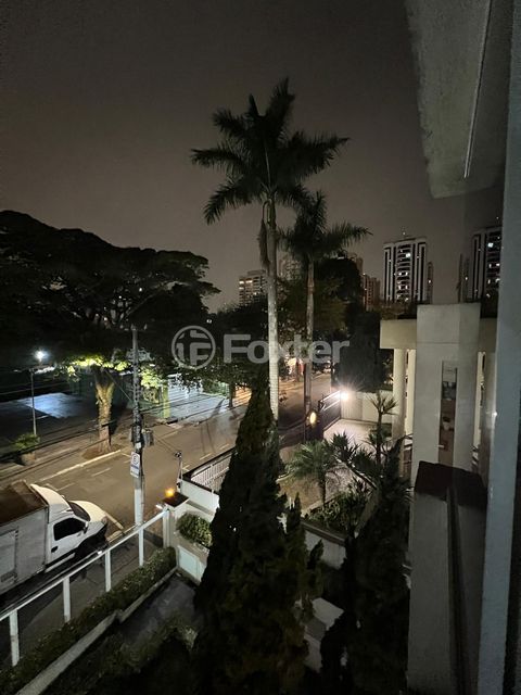 Image 1 - 877532