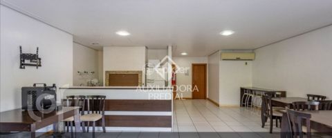 Image 11 - 877534