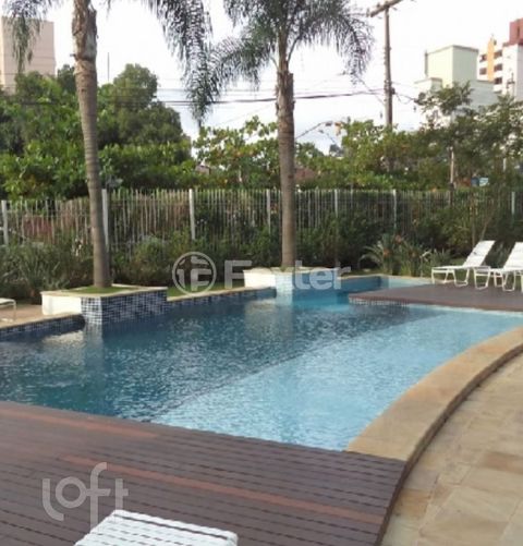 Image 9 - 877536
