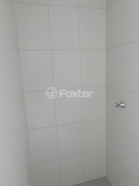 Image 6 - 877548