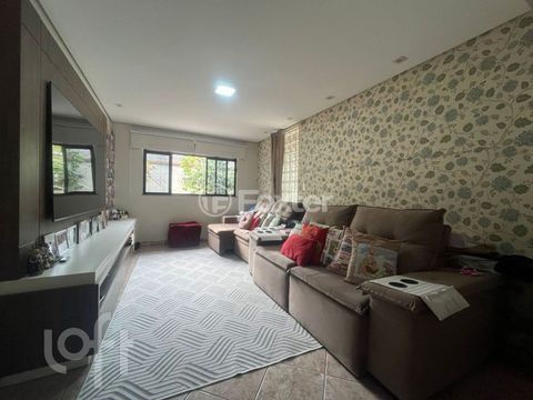 Image 6 - 877559