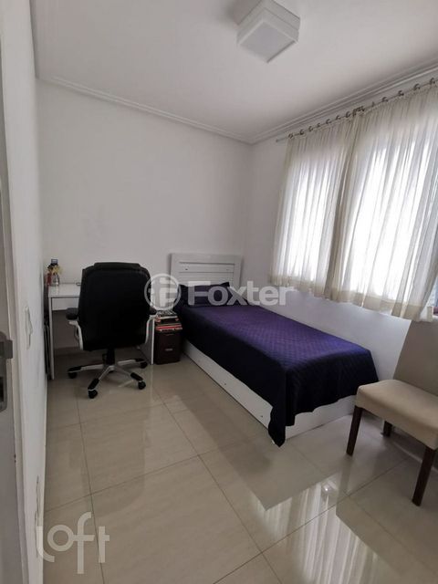 Image 9 - 877569