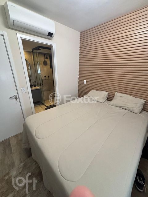 Image 7 - 877594