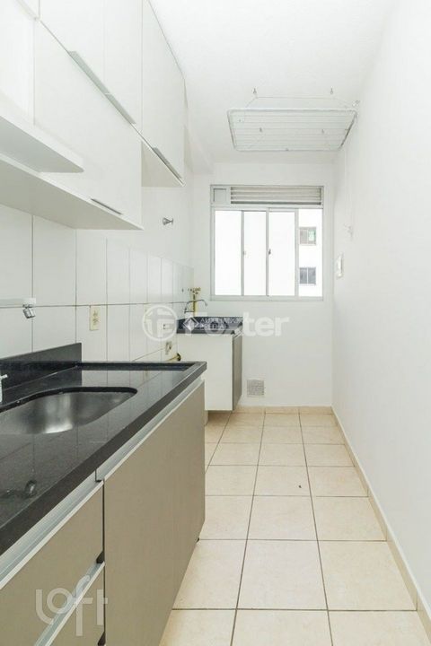 Image 4 - 877595