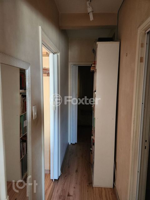Image 6 - 877607