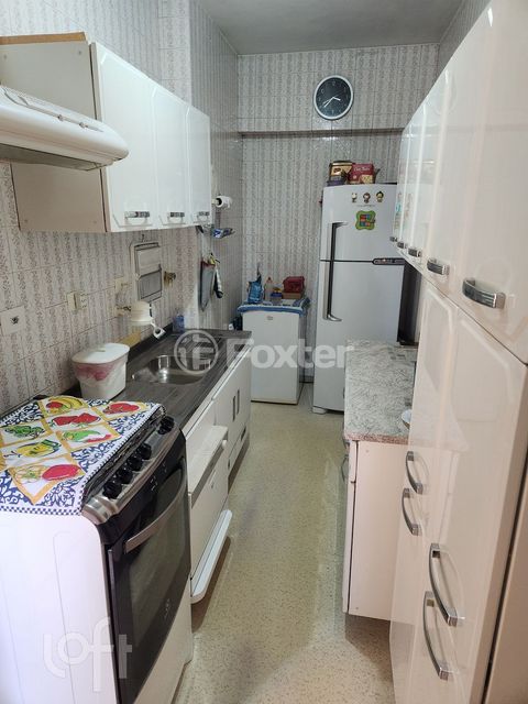 Image 11 - 877607