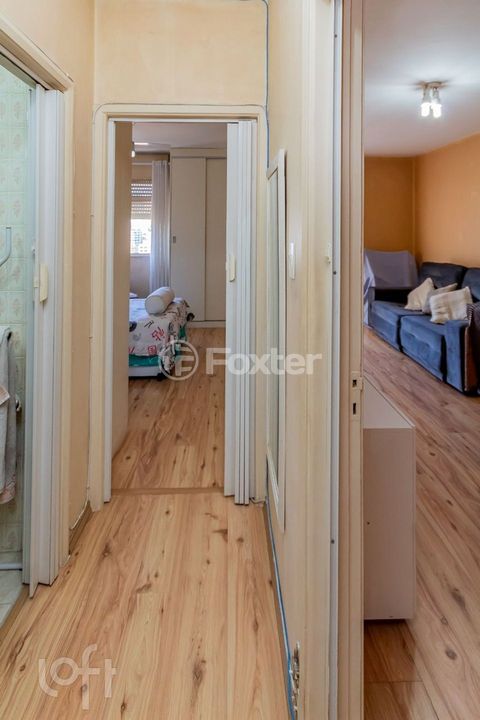 Image 8 - 877607