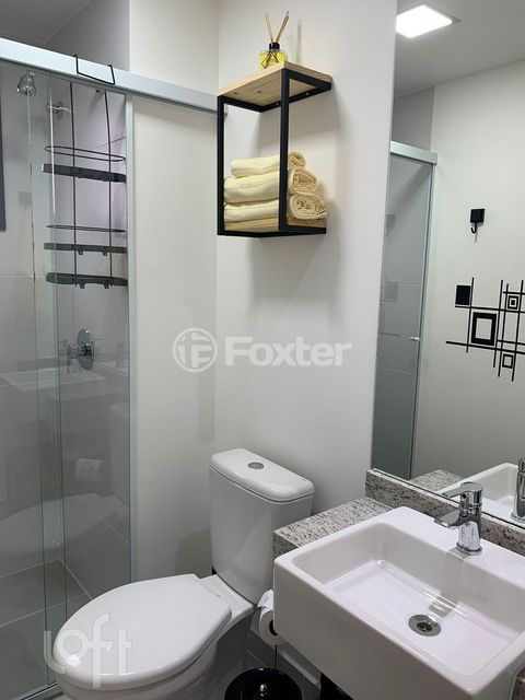 Image 7 - 877608