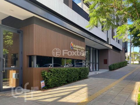 Image 10 - 877608