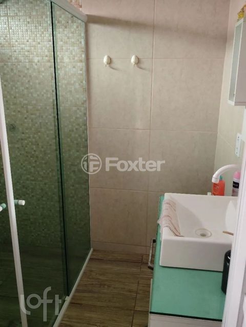 Image 9 - 877611
