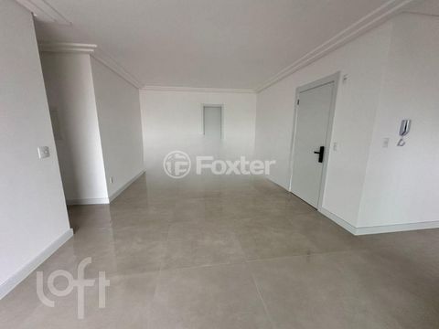 Image 10 - 877615