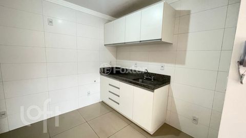 Image 10 - 877632