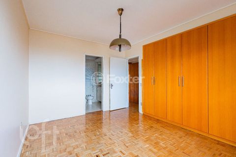 Image 11 - 877651