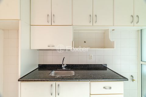 Image 12 - 877654