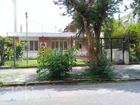 Image 10 - 877681