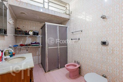 Image 7 - 877681