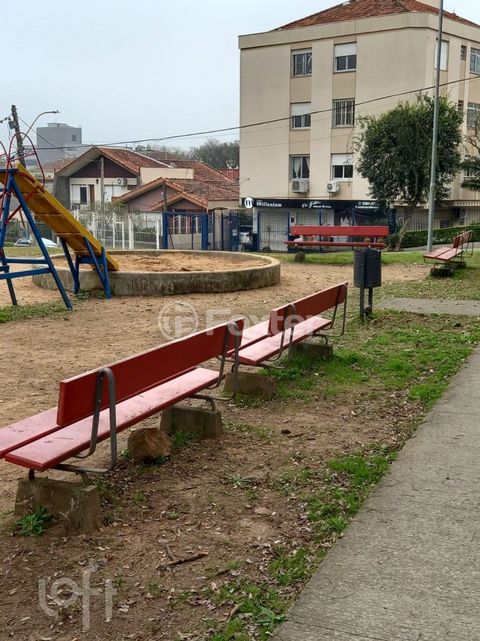 Image 9 - 877681
