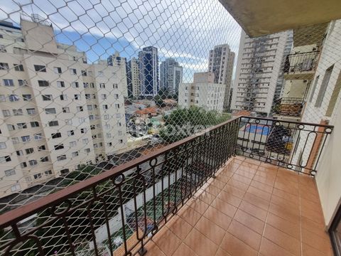 Image 11 - 877682
