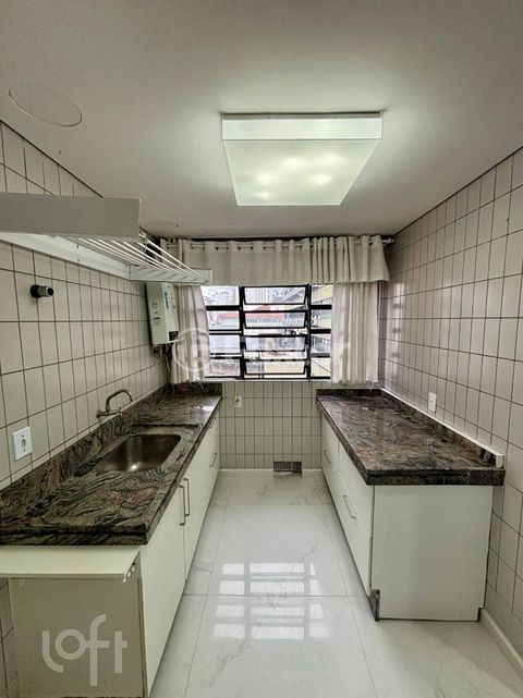 Image 9 - 877689