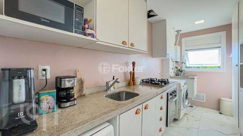 Image 9 - 877690