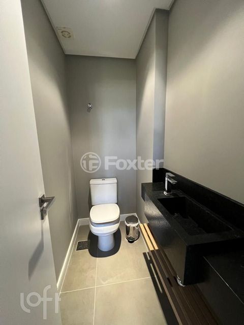 Image 8 - 877691