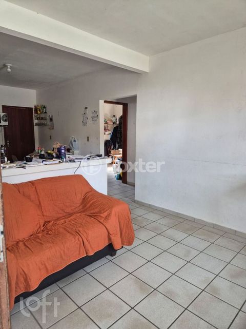 Image 4 - 877692