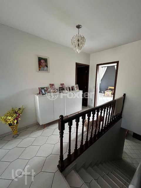 Image 4 - 877694