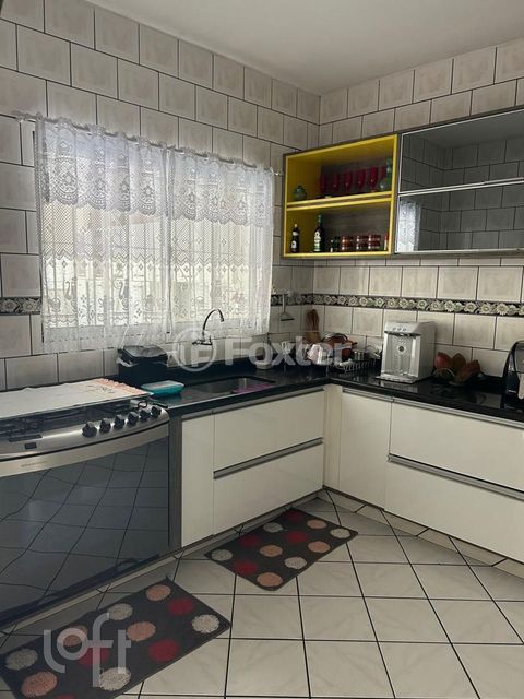 Image 3 - 877694