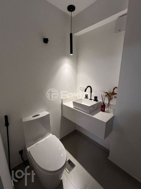 Image 9 - 877697