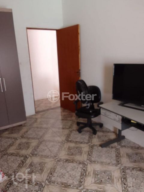 Image 9 - 877698