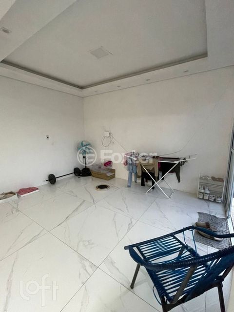 Image 4 - 877699