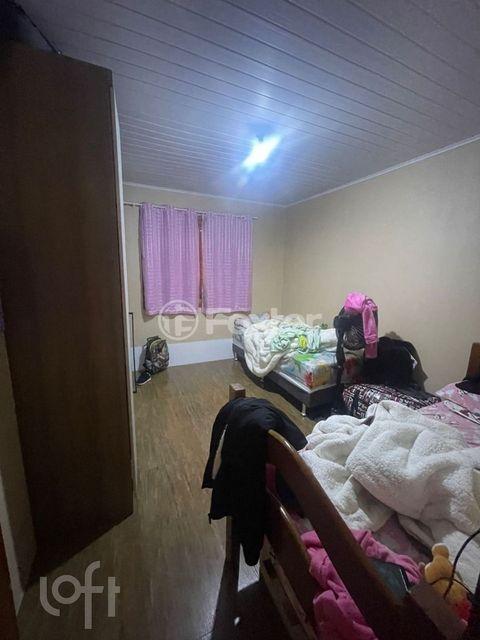 Image 8 - 877699
