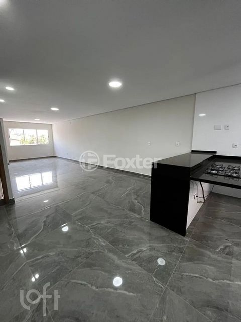 Image 18 - 877707