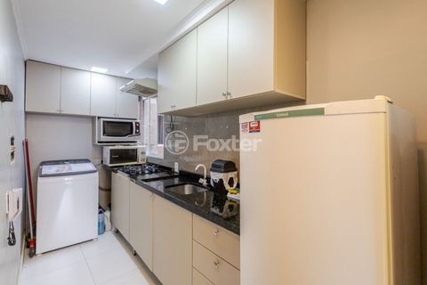 Image 17 - 877715