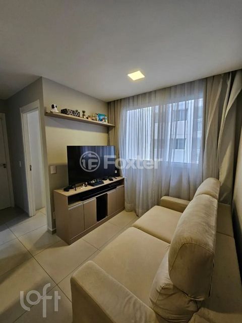 Image 9 - 877716