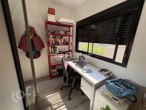 Image 3 - 877736