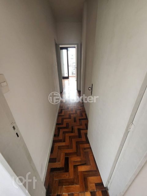 Image 8 - 877741