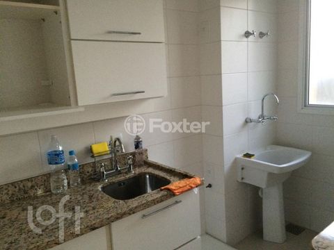 Image 9 - 877742