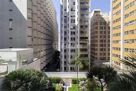 Image 10 - 877780
