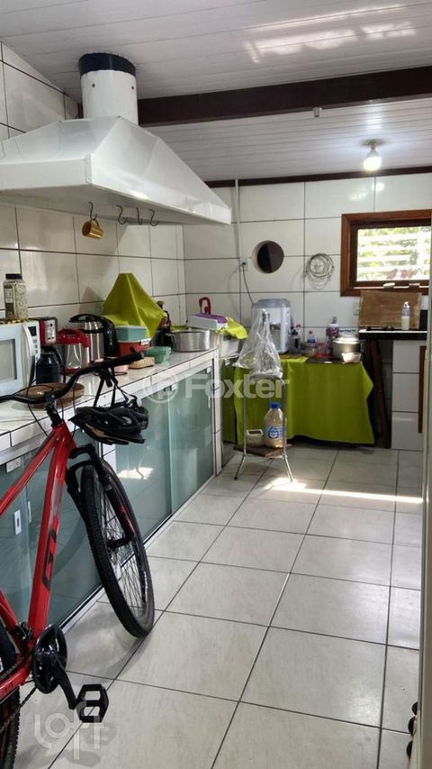 Image 9 - 877838