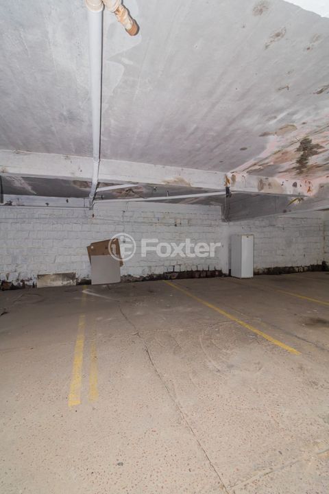 Image 17 - 877841