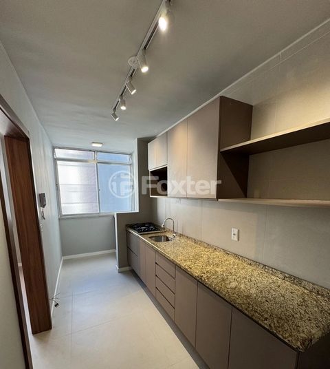 Image 3 - 877841
