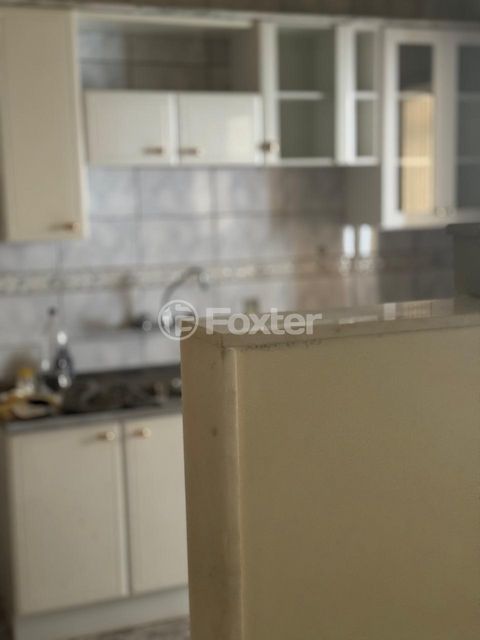 Image 4 - 877842
