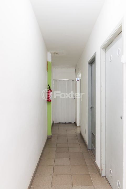 Image 5 - 877843