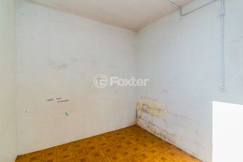 Image 10 - 877869
