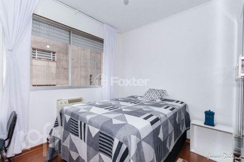 Image 19 - 877871