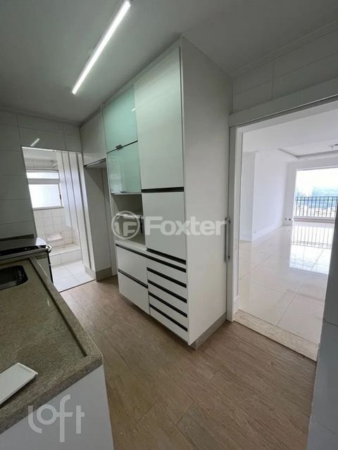 Image 4 - 877879