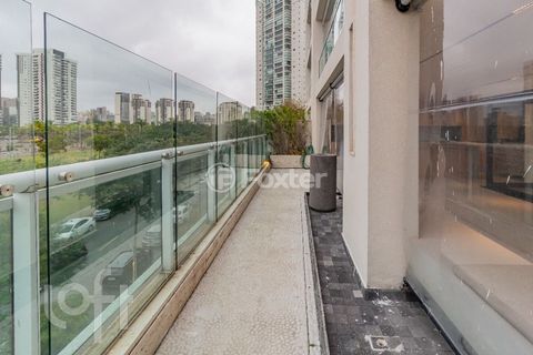 Image 15 - 877880