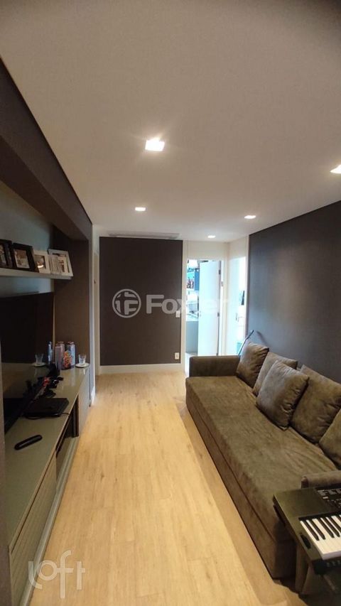 Image 3 - 877880